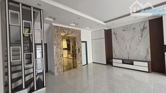 B.Á.N NHÀ GẦN LAI XÁ , THANG MÁY NHẬP,  SÁT SÂN CHƠI , 2 THOÁNG, Ở SƯỚNG  46M2, 7 TỶ 6