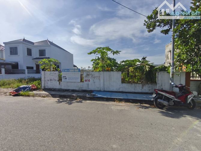 Lô đất 360m2 ngang 10m đường trải nhựa đèn cao áp rộng 6m tại Tân Thành giá chỉ 1x triệum2