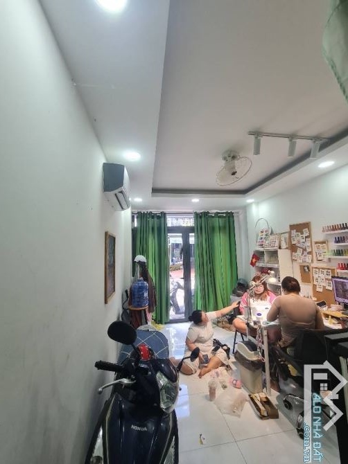 “Hái Ra Tiền” Với Căn Nhà 5 Tầng Mặt Tiền Kinh Doanh Trung Tâm Quận 3 – Chỉ Hơn 4 Tỷ!  💸