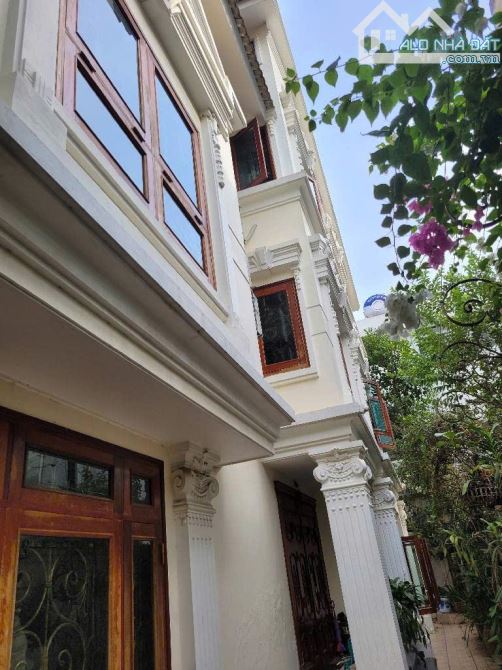 Cần bán gấp nhà tuyệt đẹp p. Nghĩa Đô, Cầu Giấy 210m2, MT 12m, mặt ngõ ô tô tránh KD tốt
