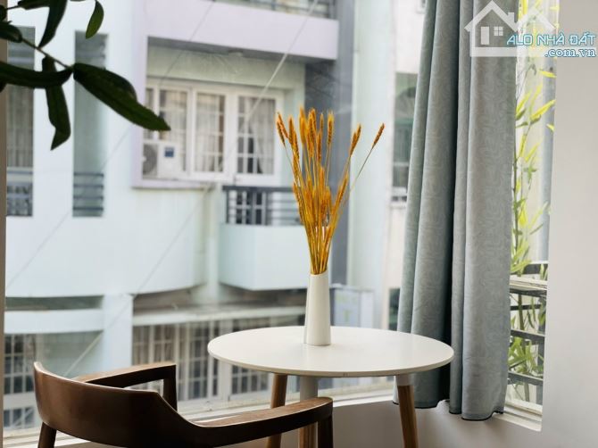 Bán gấp CHDV khu Phan Đăng Lưu, Phú Nhuận (5.5x23m) Hầm 5 tầng - HĐT 85Tr - Giá bán 23 tỷ