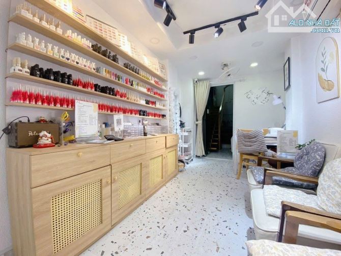 Nhà Cho Thuê Hẻm Trần Hưng Đạo Phường Cô Giang Quận 1