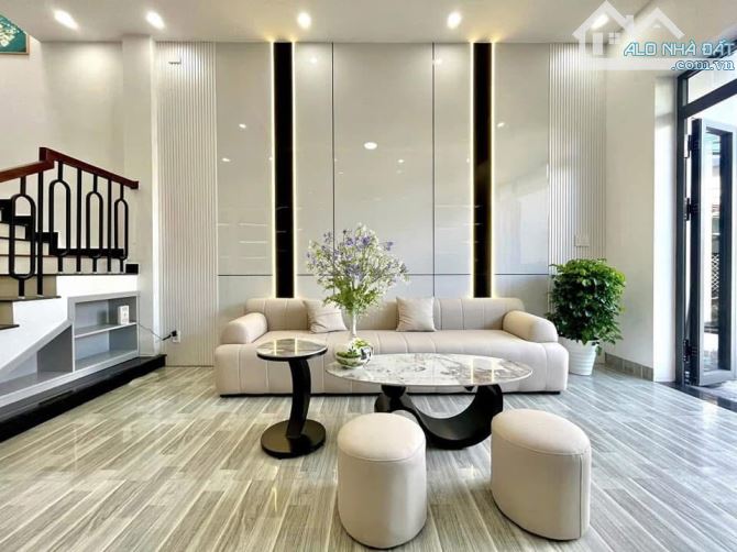 OTO đỗ cửa, gần ngay Aeon Mall, phố Thạch Bàn, Long Biên 40m2 x 6Tầng Nhỉnh 8Tỷ Có TL