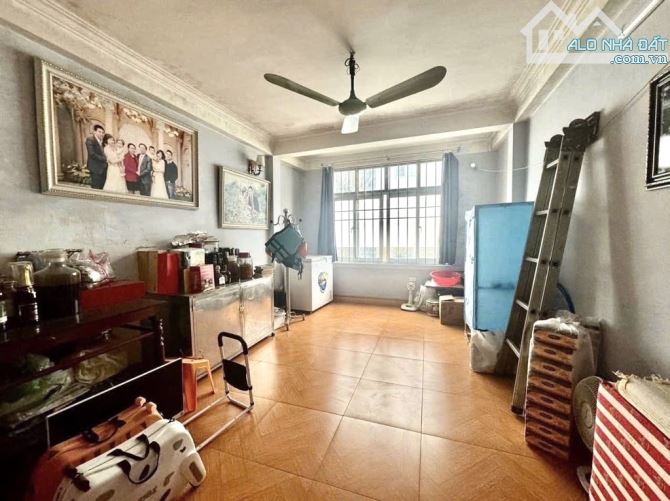 35M2, PHÂN LÔ 2 MẶT NGÕ Ô TÔ, NGÕ THÔNG KINH DOANH, DÂN XÂY - CẦU GIẤY