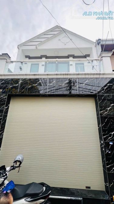Chủ cần bán gấp nhà HXH Huỳnh Tấn Phát, P Tân Phú Q7. DT 63m2. Giá chỉ 5,35 tỷ.