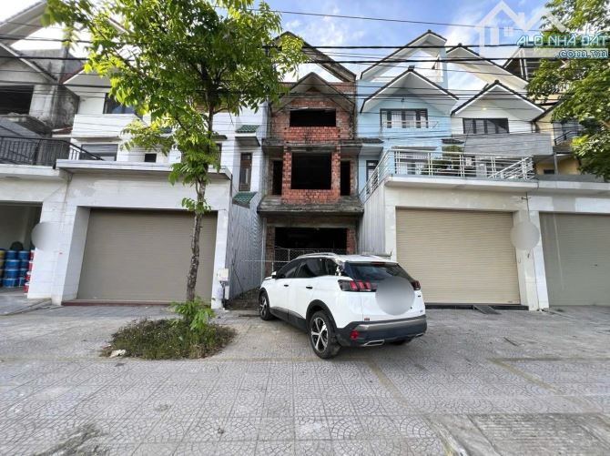 Bán nhà thô 4 tầng Mặt tiền đường Tỉnh lộ 10, Khu đô thị mới Phú Mỹ Thượng, chỉ 5,65 tỷ