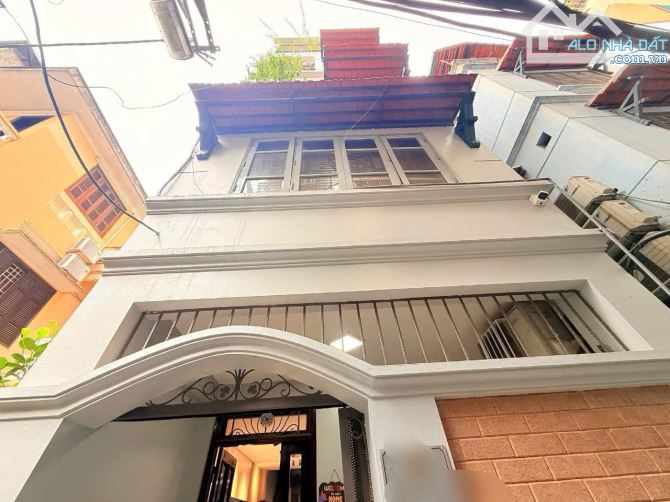 CẦN TIỀN KINH DOANH, BÁN GẤP NHÀ 4 TẦNG Ở PHỐ LẠC LONG QUÂN, NGHĨA ĐÔ.