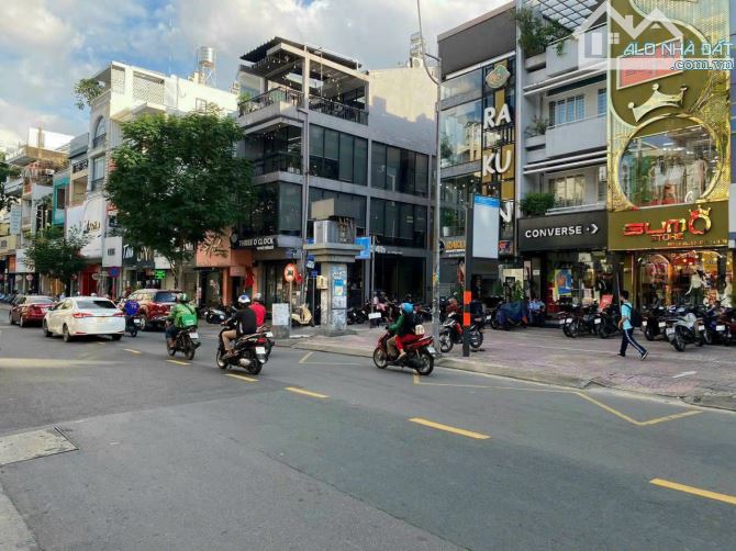 Bán nhà mặt tiền 489 Lê Văn Sỹ, Quận 3, DT: 4x22m, 4 tầng, giá 36 tỷ TL