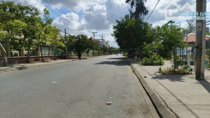 Bán 300m2 đất ở - Biệt thự vườn - kho xưởng đường 12m Nhà Bè
