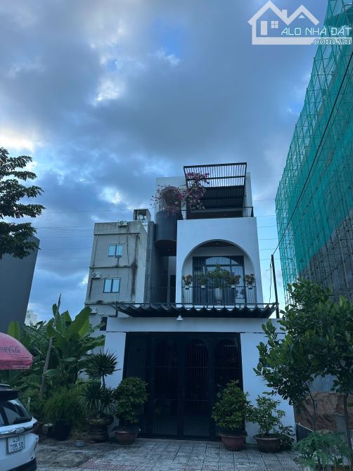 HIẾM! VỊ TRÍ VÀNG - BÁN ĐẤT TẶNG NHÀ MẶT PHỐ LÊ THANH NGHỊ - 105M2. CHỈ NHỈNH 7 TỶ TL.