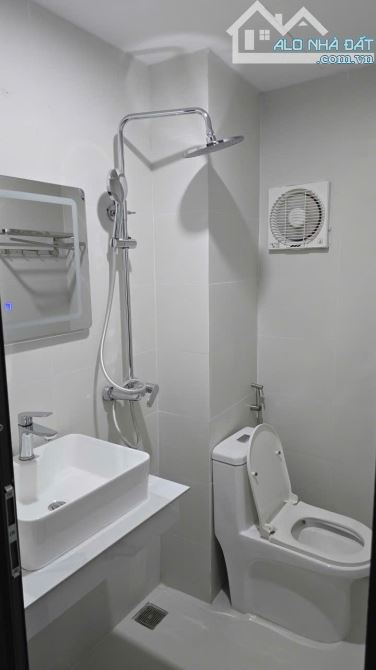 BÁN NHÀ MỚI, THANG MÁY PHỐ ĐÊ LA THÀNH, BA ĐÌNH 32M2, 6 TẦNG, 7.8 TỶ.