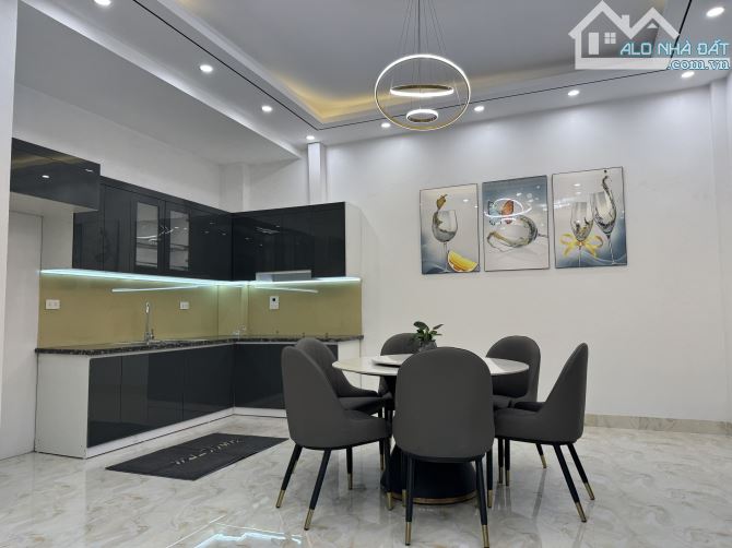 Bán nhà 3 tầng mới xây chắc chắn, đẹp, hiện đại, DT 51m2, 4 ngủ, mt 8,5m. đường ô tô chạy.