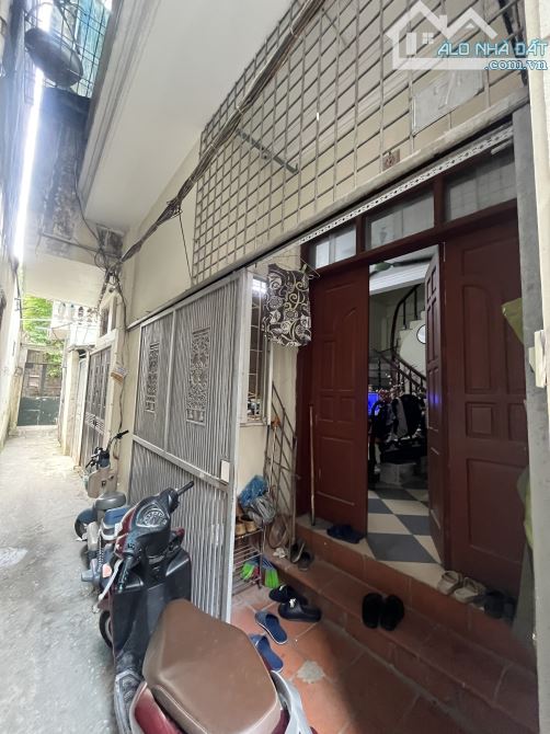 Bán nhà 30m2 ngõ Gốc Đề - Hoàng Mai - nhà dân xây - sổ vuông nở hậu - MT 4.3m - 6.6 tỷ