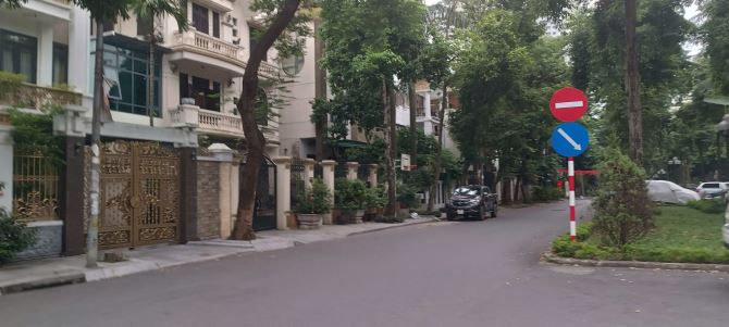 Biệt thự 5 tầng x 256m2 Đặng Xuân Bảng, Linh Đàm giá 54 tỷ