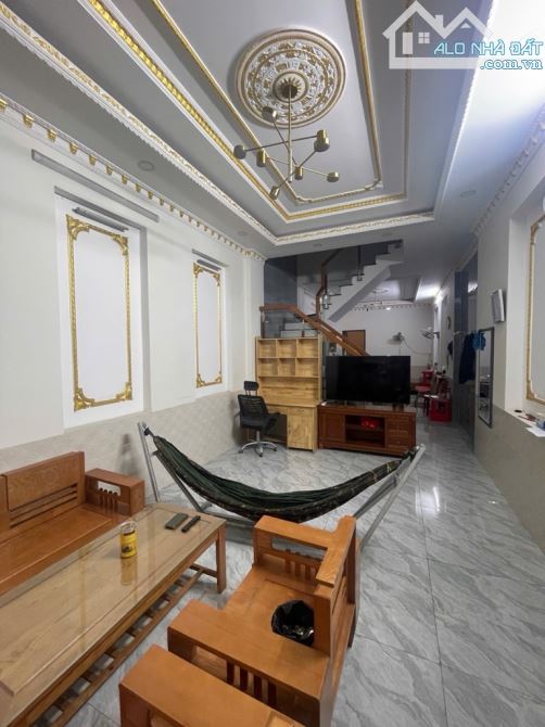 NHÀ 4 TẦNG – GARA Ô TÔ – VỊ TRÍ TRUNG TÂM Q9 DT 97M² - GIÁ 7,3 TỶ