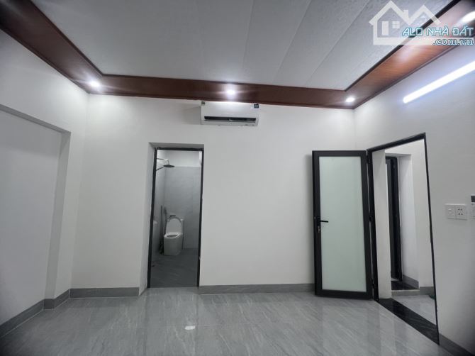 Bán Nhà Tập Thể Nguyễn Văn Cừ, Long Biên 45m2, 1T, giá 3,25 tỷ (sổ sẵn sàng giao dịch)
