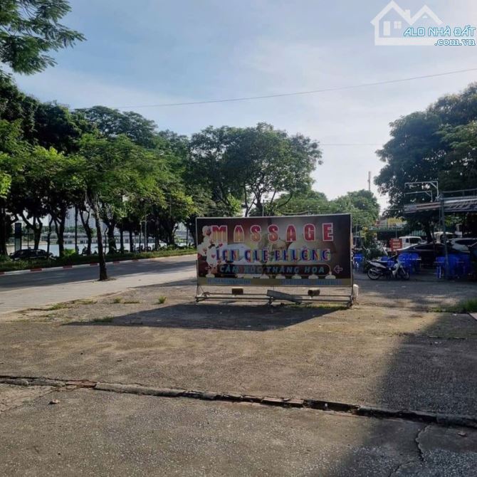 Bán nhà đường Nguyễn Hữu Thọ lô góc đón đầu quy hoạch 500m2 Mặt tiền 25m, giá 145 tỷ