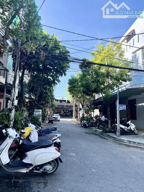 BÁN NHÀ 2 MẶT TIỀN MỘC BÀI 1 GẦN NGÔ THỊ NHẬM ĐANG CHO THUÊ 10TR/THÁNG NHỈNH 8 TỶ
