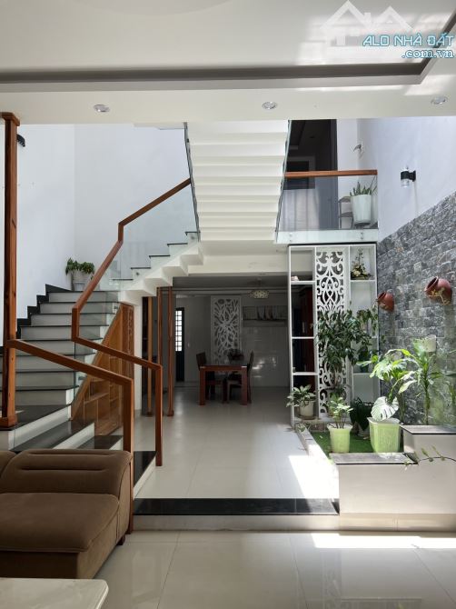 NHÀ 2 TẦNG 4PN MẶT TIỀN ĐƯỜNG HOÀI THANH 7.5M, LỀ 4.5M, SÁT SUN COSMO - DT 80M2 CHỈ 12.xty