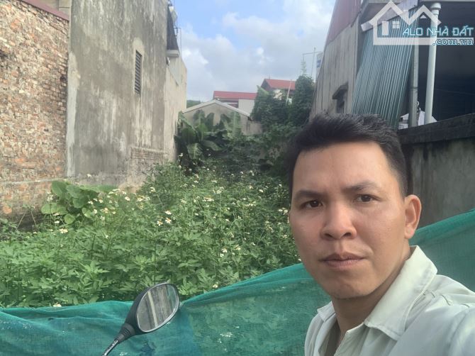 YÊN HÀ HẢI BỐI GẦN THÀNH PHỐ THÔNG MINH Ô TÔ 7 CHỖ ĐỖ ĐẤT