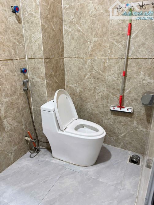 Bán Gấp Nhà 3 Tầng Mới Đẹp Long Lanh - Chia Được 2 Lô - Trung Tâm Chi Đông