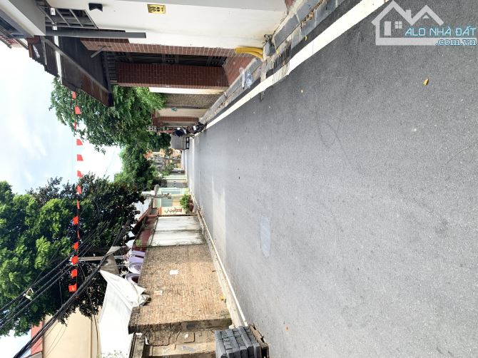 NHÀ 3 TẦNG ĐẠI MẠCH THIẾT KẾ HIỆN ĐẠI TRỤC KINH DOANH