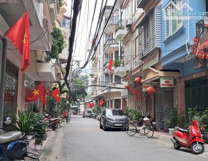 Cho thuê nhà TRẦN CUNG, Hoàng Quốc Việt. 15 triệu/tháng. Phù hợp ở GĐ, Văn phòng, KD Onl