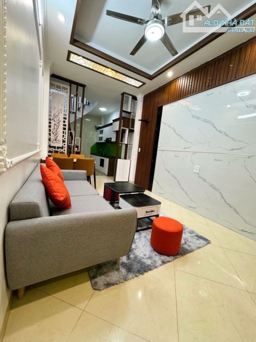 Bán nhà Đàm Quang Trung 30 m2 5 tầng . Rao 6,45 tỉ