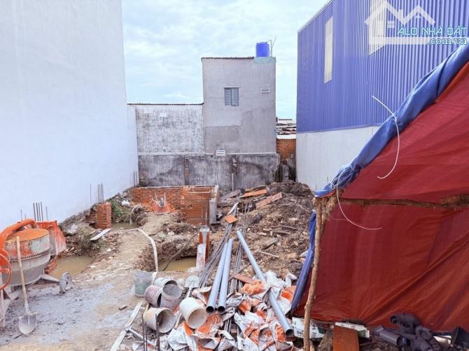 Lô Đất thổ cư Mặt tiền kênh An Phú Đông, Q12, DT 93m2 (4.5 x 22), đường 12m thông.