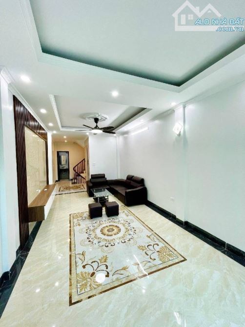 DƯƠNG VĂN BÉ, HAI BÀ TRƯNG – 52m² – THANG MÁY – SÁT HỒ, CHỢ ĐẦU NGÕ – Ô TÔ TRÁNH, DỪNG ĐỖ.