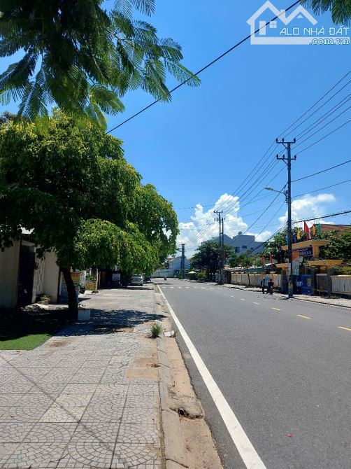 BÁN NHÀ 2T MT 28 THÁNG 3, CẨM KIM, HỘI AN, GIÁ RẺ
