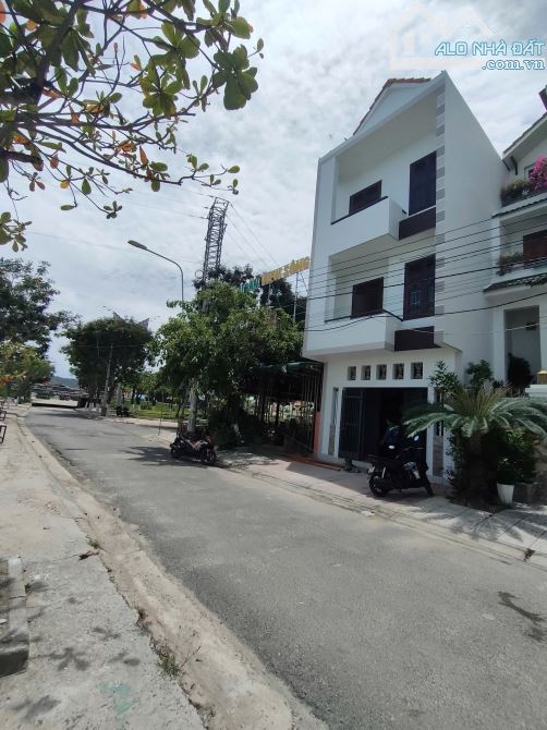 bán nhà 3 tầng view sông hòn rớ, phước đồng,nha trang, giá chỉ 8 tỷ