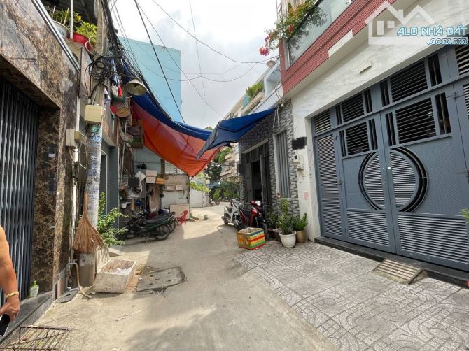 Bán nhà Đường Độc Lập, Tân Phú - 80m2 (4 x 20)m- Hẻm xe hơi 7c vào nhà