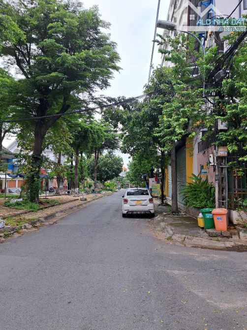 GẦN GA METRO & XA LỘ - VÀNH ĐAI 2 - NHÀ 125M2, 3 TẦNG 4PN - PHƯỚC LONG B