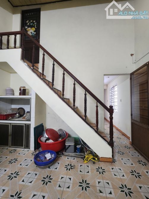 🔥 BÁN ĐẤT TẶNG NHÀ 2 TẦNG – 300M² MẶT TIỀN KINH DOANH CHỢ HÒA KHÁNH 🔥  📍 Vị trí đắc địa