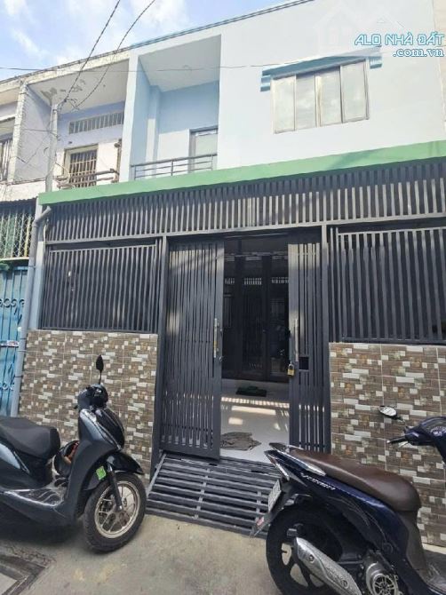 BÁN NHÀ NGAY BỜ BAO TÂN THẮNG, Q. TÂN PHÚ – DT 52M2, RỘNG 5.5M, 2 TẦNG. GIÁ 5.1 TỶ