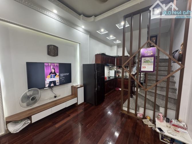 Bán nhà tổ 4 Yên Nghĩa, ngõ thông gần quốc lộ 6, giá nhỉnh 5 tỉ
