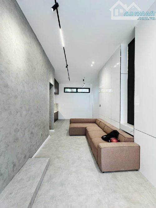 NHÀ ĐẸP 3 TẦNG GÒ VẤP - GẦN TRƯỜNG MẦM NON,TIỂU HỌC LÊ VĂN THỌ - HXH - KHU VIP PHÂN LÔ ĐỒN