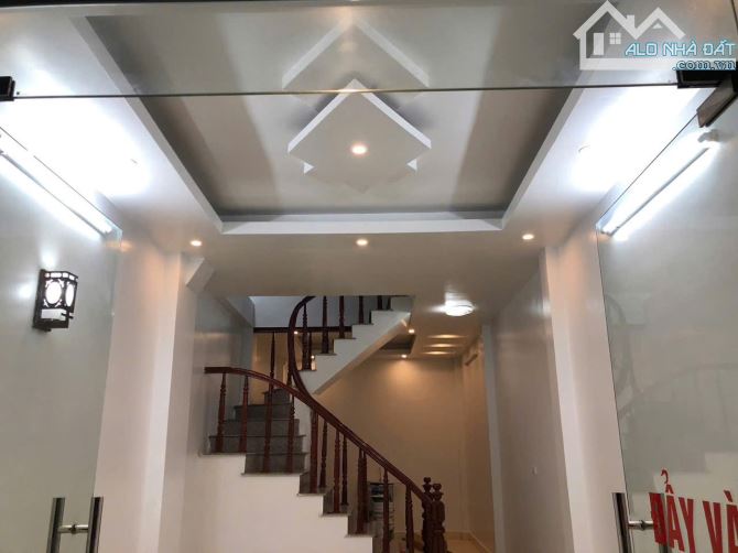 Cho thuê nhà ở ngõ 1333 Giải Phóng, Phường Hoàng Liệt, Hoàng Mai. DT 36m x 4 tầng, giá