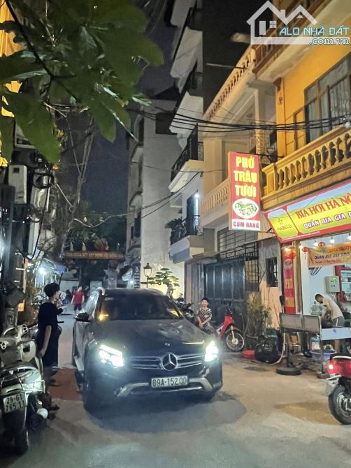 Bán nhà Phan Đình giót, Thanh Xuân, 94m2x2T, Mặt tiền 4.8m, Giá 23.6 tỷ, oto vào nhà