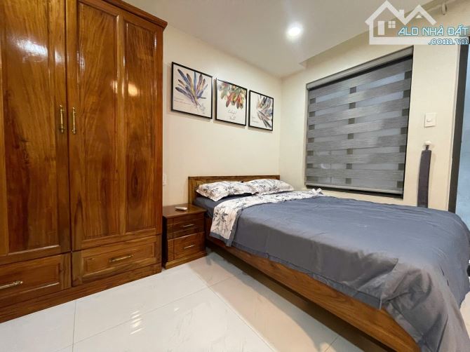 Căn hộ ngay trung tâm quận 1, bancol view siêu chill, gần UEH, Đại học Hoa Sen, quận 3