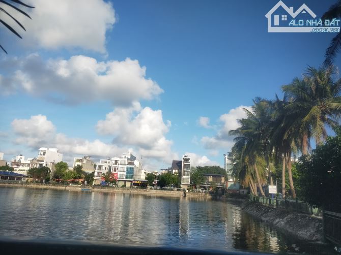 Bán đất tặng nhà mặt đường Lê Lai vỉa hè rộng, vị trí đẹp tại Ngô Quyền
