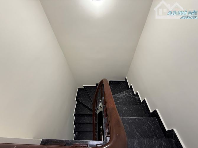 Cho thuê nhà đẹp, có thang máy Nguyễn Văn Huyên, Cầu Giấy. DT 50m2, 6 tầng. 29 tr(thg) - 10