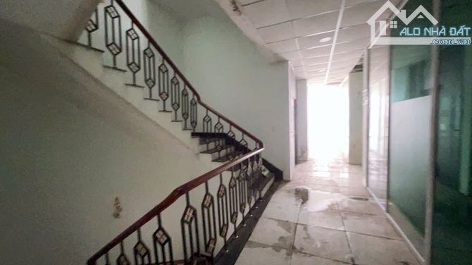 Cho thuê 3 căn liền kề nhà mặt tiền N2 - có thang máy kế Vincom 550 liền kỀ Thủ Đức. - 10