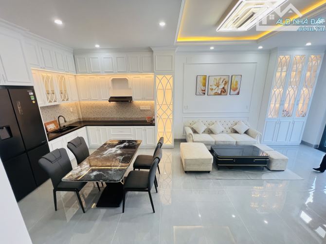 💥Nhà 3 tầng tân cổ điển kiệt ô tô Phạm Văn Đồng , TP Huế Full nội thất xịn - 10