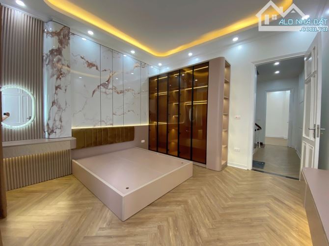 Nhà Nguyễn Khang - Phân Lô Oto Tránh - 2 Nhà Ra Phố - Ngõ Thông Kinh Doanh - 10