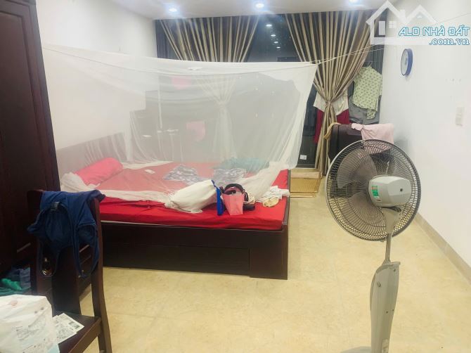 Cho thuê nhà 4,5 tầng, có thang máy, 2 mặt đường ven hồ Hạ Đình Thanh Xuân Hà Nội - 10