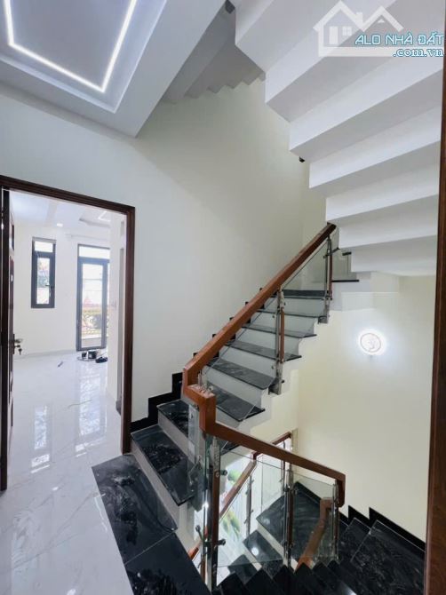 Chủ gửi bán gấp căn nhà nằm tại đường Mã Lò - 11