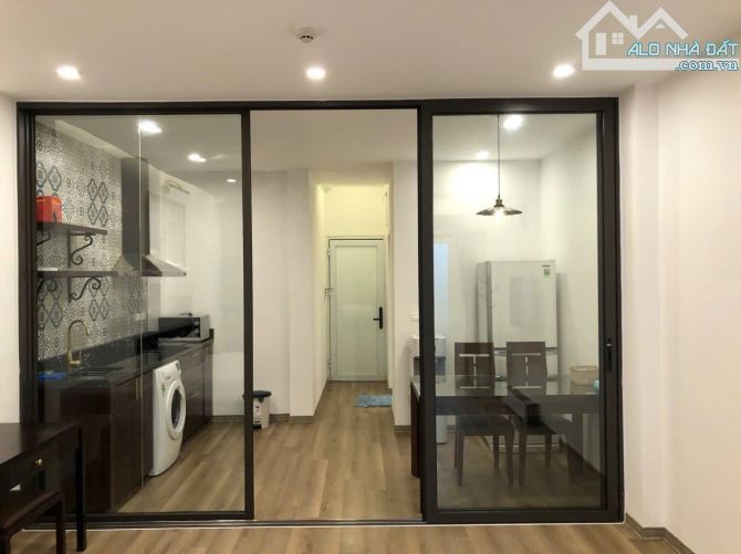 Cho thuê căn hộ 1PN; 2PN: 30m 6tr; 40m 7tr; 50m 9 triệu; 75m 13tr; 90m 18tr. Phố Hàm Long - 11