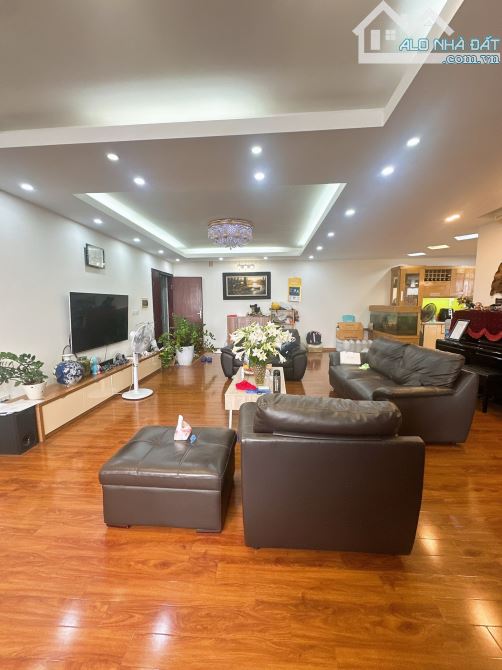 Bán Chung cư 25 Lạc Trung-DT 150 m2-TẦNG TRUNG-CĂN GÓC-3 NGỦ-2 WC-FULL NỘI THẤT. - 1